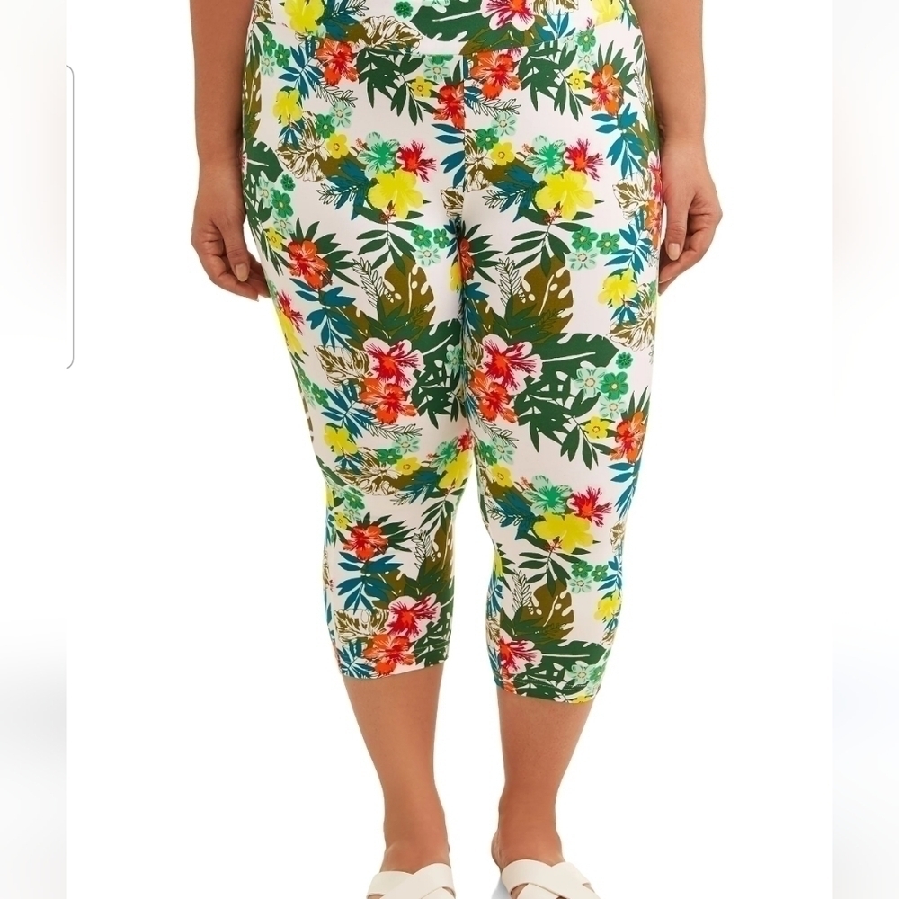 Terra & Sky Super Soft White Floral Printed Capri Legging Size 2X